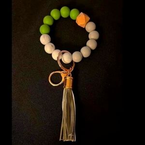 Silicone bead keychain bracelets